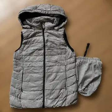 후드 부착 체크 무늬 다운 자켓 S 사이즈