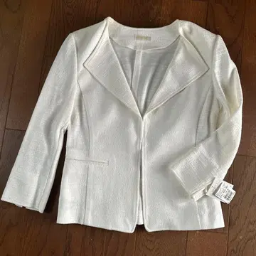 [ FIGO ] 스콧 클럽 계열 화이트 자켓 정가 23,760엔