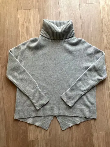 이네드 터틀넥 니트 9호