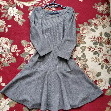 KUMIKYOKU 그레이 하운드투스 무릎 기장 원피스 긴팔