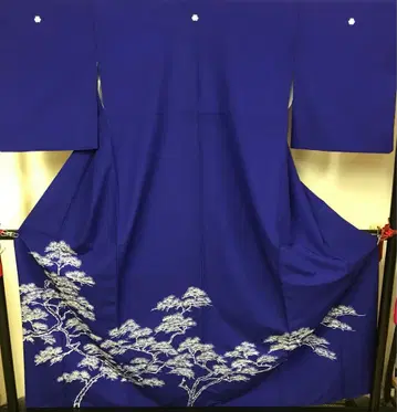 세탁 가능한 이로도메소데 소나무 무늬 기모노 무용