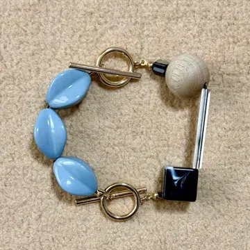 flatand due 팔찌 E/M she