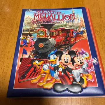 Souvenir Medallion Book 디즈니 코인 수납 30주