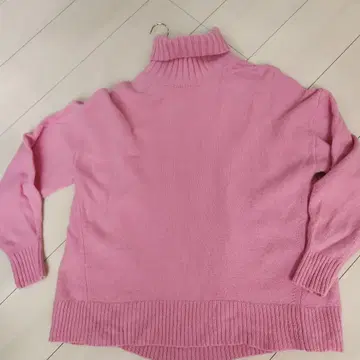 BEAUTY&YOUTH 핑크 터틀넥 스웨터