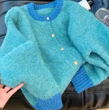 그린과 블루의 가디건