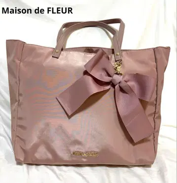 메종 드 플뢰르 새상품급 리본참 포함 3룸 토트백 A4