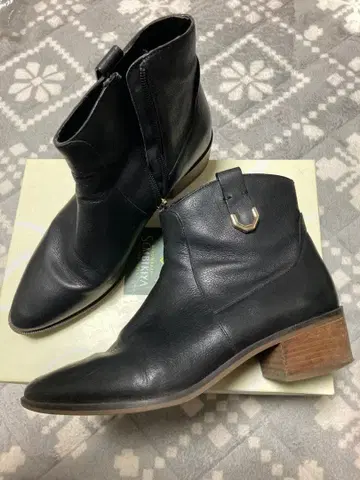 새상품급! 콜한 숏부츠