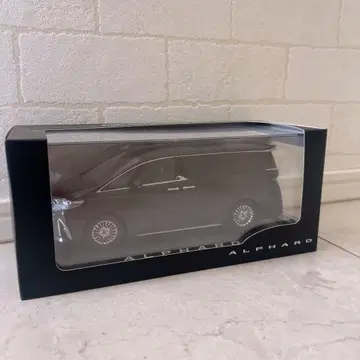 도요타 알파드 1/43 스케일 블랙