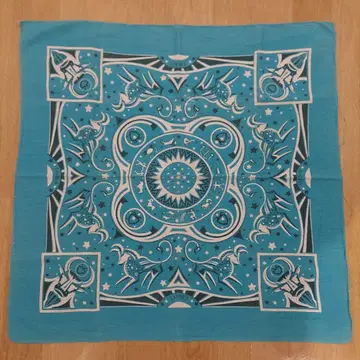 빈티지 별자리 패턴 반다나 황소자리