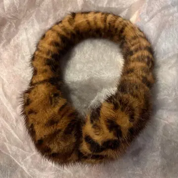 레오파드 무늬 퍼 귀도리