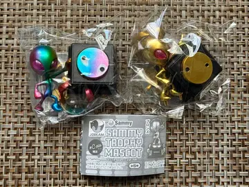 가챠 서밋 트로피 마스코트 레인보우 & 골드