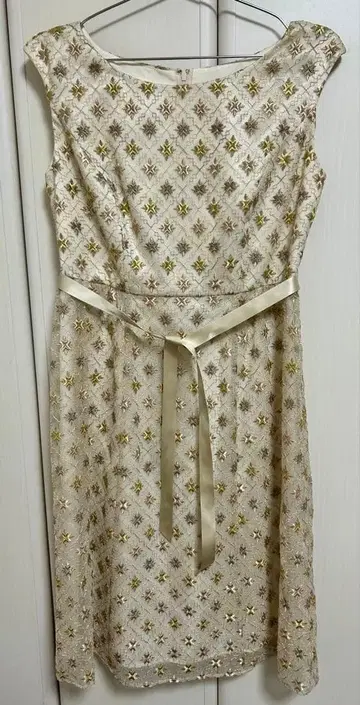 아이보리/베이지 자수 원피스 드레스