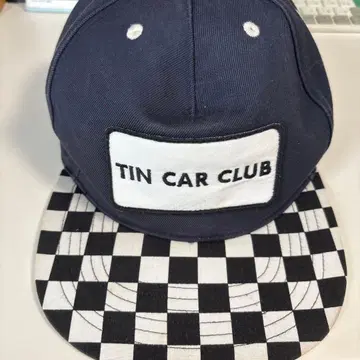 WEIRD 체커 패턴 캡