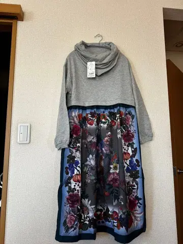 후드 부착 꽃무늬 긴팔 원피스