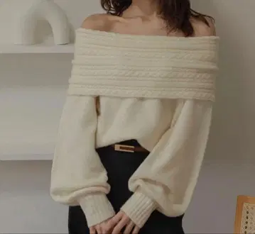 새상품 RANCLIC 아이보리 오프숄더 니트