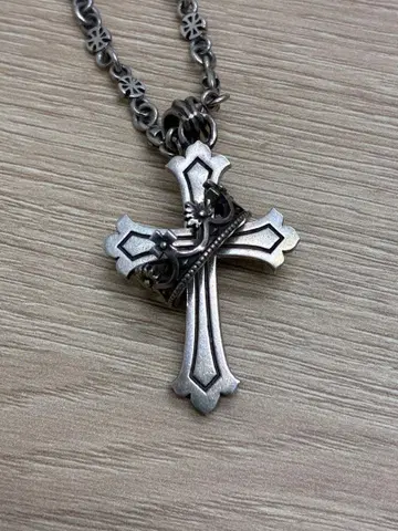 LION HEART 실버 크로스 펜던트