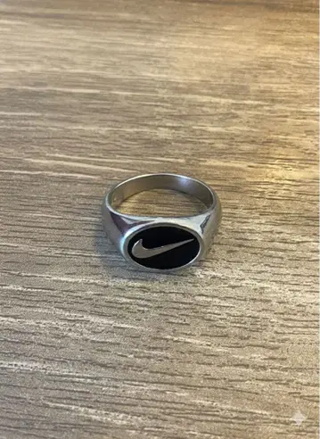 [ 정품 ] Nike 로고 실버 반지 Swoosh