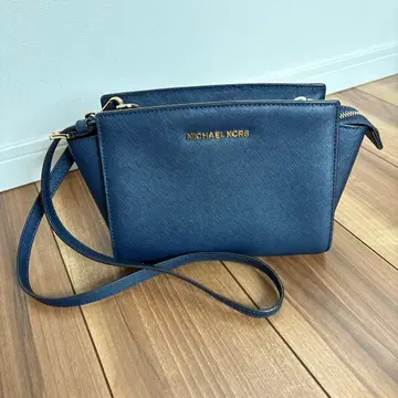 MICHAEL KORS 네이비 숄더백