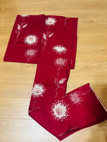 앤티크 빨간색 꽃무늬 코몬 기모노