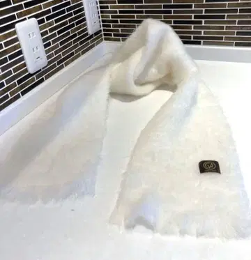 새상품급 만타스 에스카라이 모헤어 머플러 스페인산 화이트