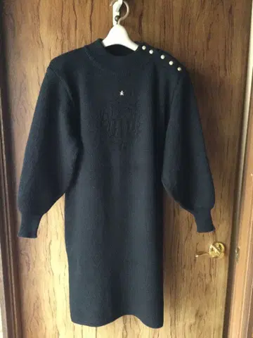 쇼와 레트로 니트 원피스 골드 버튼 버블