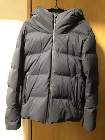 UNIQLO 심리스 다운 M