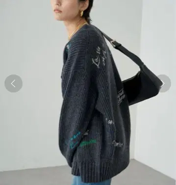 LOUNGEDRESS 로고 자수 가디건 그레이