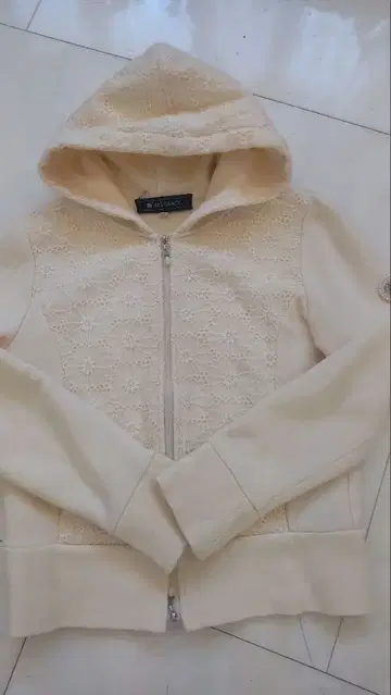 MS GRACY 아이보리 후드 부착 후드티 38