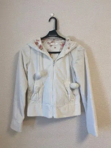 리즈리사 플라워 무늬 안감 화이트 후드티 F 사이즈