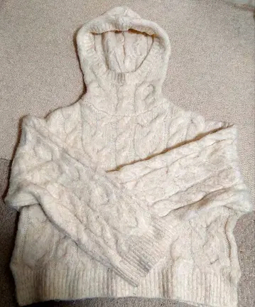 ZARA 케이블 짜임 후드 부착 스웨터