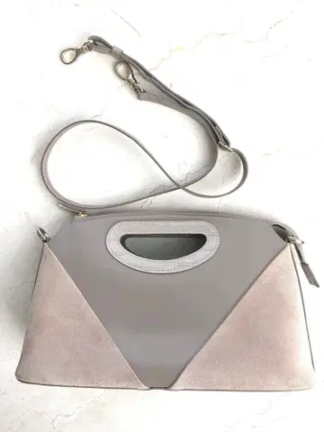 긴자 카네마츠 베이지 핸드백