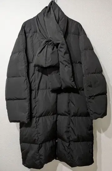 [새상품급] 머플러 포함 노카라 롱 다운 코트 블랙 M