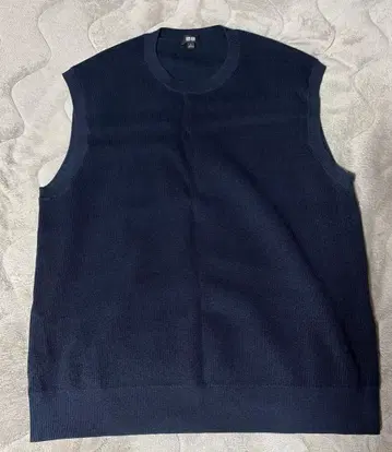 유니클로 베스트 네이비 사이즈 L 새상품