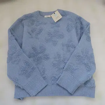 이번 시즌 완판템! 스튜디오 클립 꽃무늬 니트