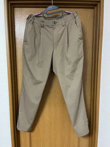 UNITED TOKYO 멀티 사이드 밴딩 앵클 슬랙스