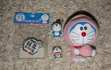 도라에몽 봉제 인형과 굿즈 세트