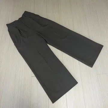 스나이델 와이드 스트레이트 팬츠 그레이