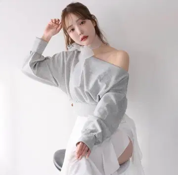 [ 미사용 새상품 ] 리본 포함 원숄더 탑스 [ NICE CLAUP ]