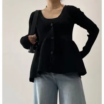 새상품 미사용 페플럼 니트 가디건*블랙 lumier frene ESICA