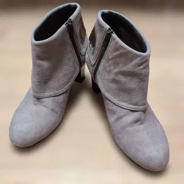 그레이 스웨이드 지퍼 숏부츠