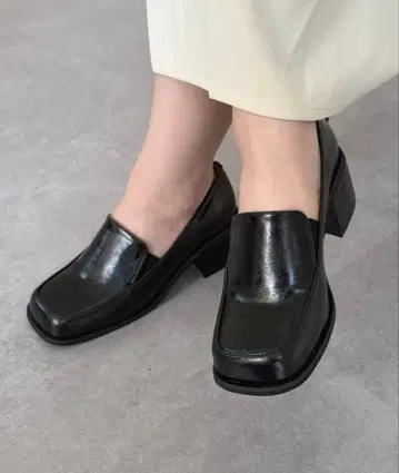 Thevon 제본 힐 로퍼 M