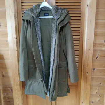 ZARA 올리브 그린 모즈 코트
