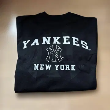 새상품 MLB 뉴욕 양키스 트레이닝복 L 사이즈