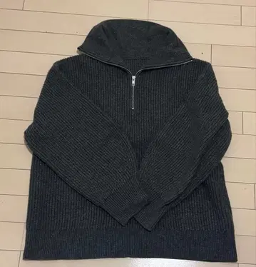 Mila Owen 그레이 하프 지퍼 스웨터