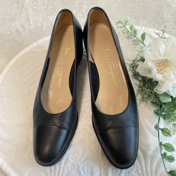 가죽 블랙 펌프스 토캡 힐 4cm 새상품급 26cm