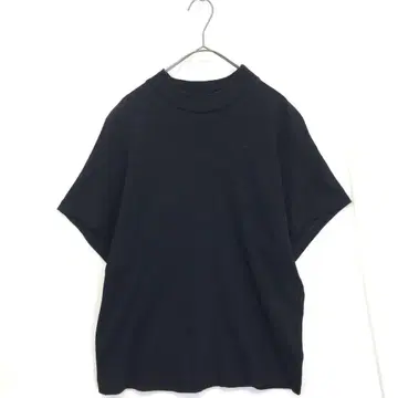 mina perhonen : Tuuli 모크넥 니트 티셔츠