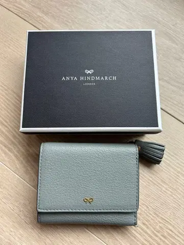 [ 새상품급 ] 안야 힌드마치 3단 폴더형 지갑