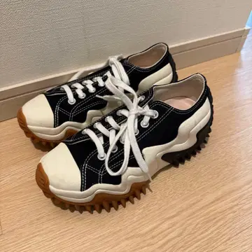 한국 한정판 CONVERSE 스니커즈 블랙/화이트