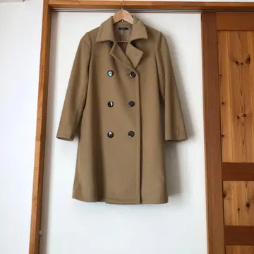 ROSSO 베이지 더블 브레스트 피 코트