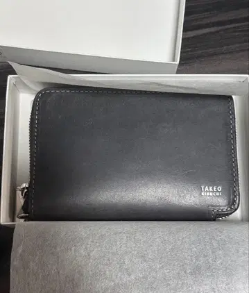 미사용 새상품 TAKEO KIKUCHI [세미 사이즈 장지갑] 다크 블루